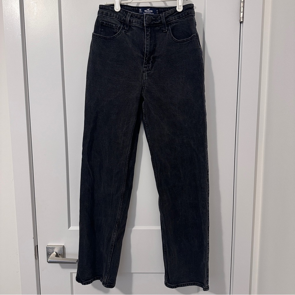 Hollister Black Ultra High Rise Dad Jean 27 Waist 31 Length Women’s